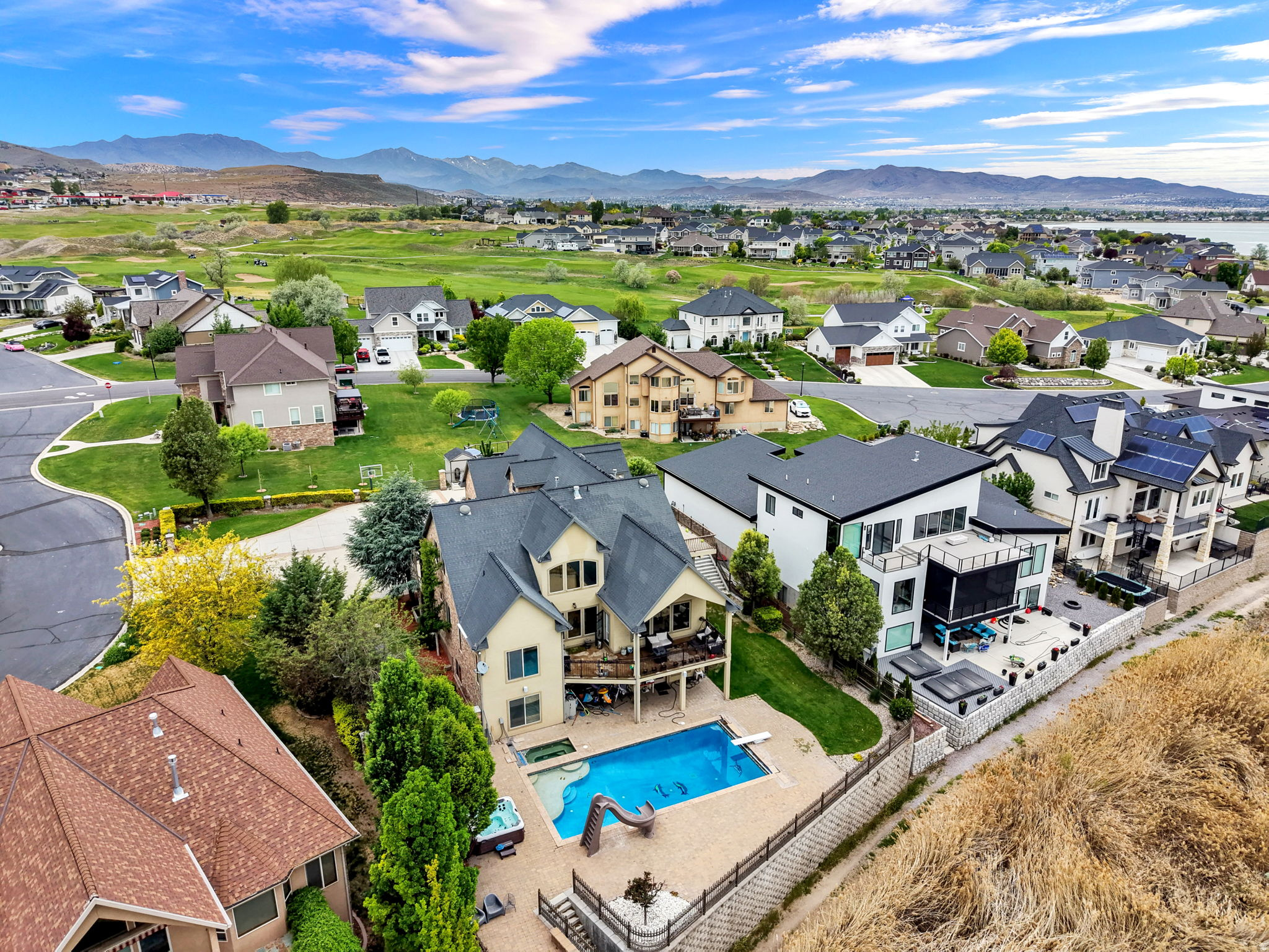 SARATOGA SPRINGS - Residential