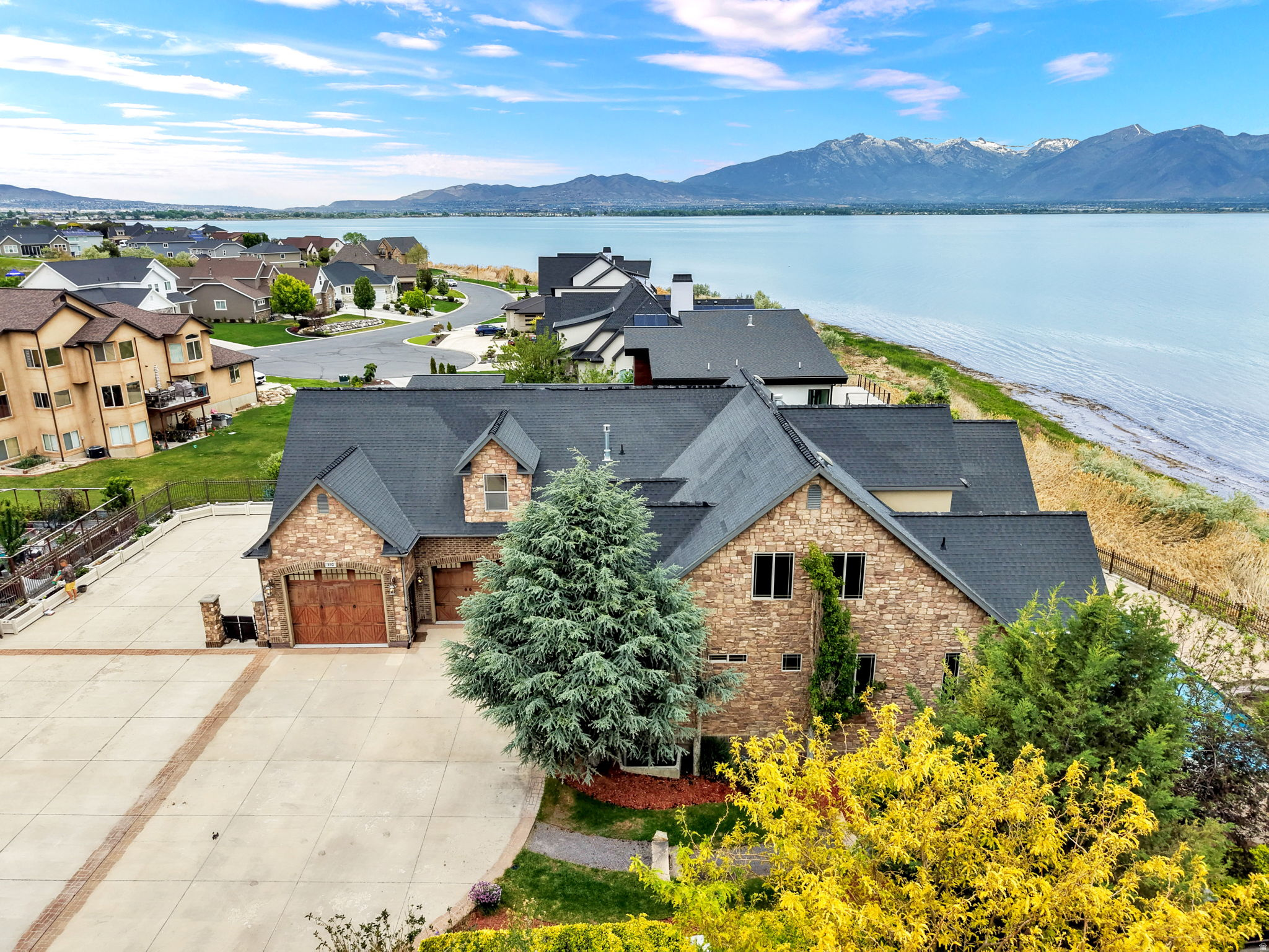 SARATOGA SPRINGS - Residential
