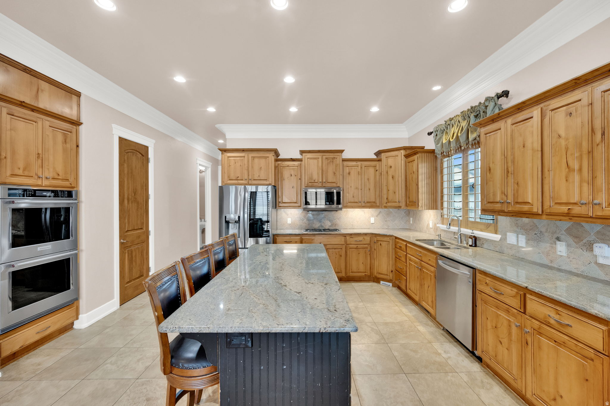 SARATOGA SPRINGS - Residential