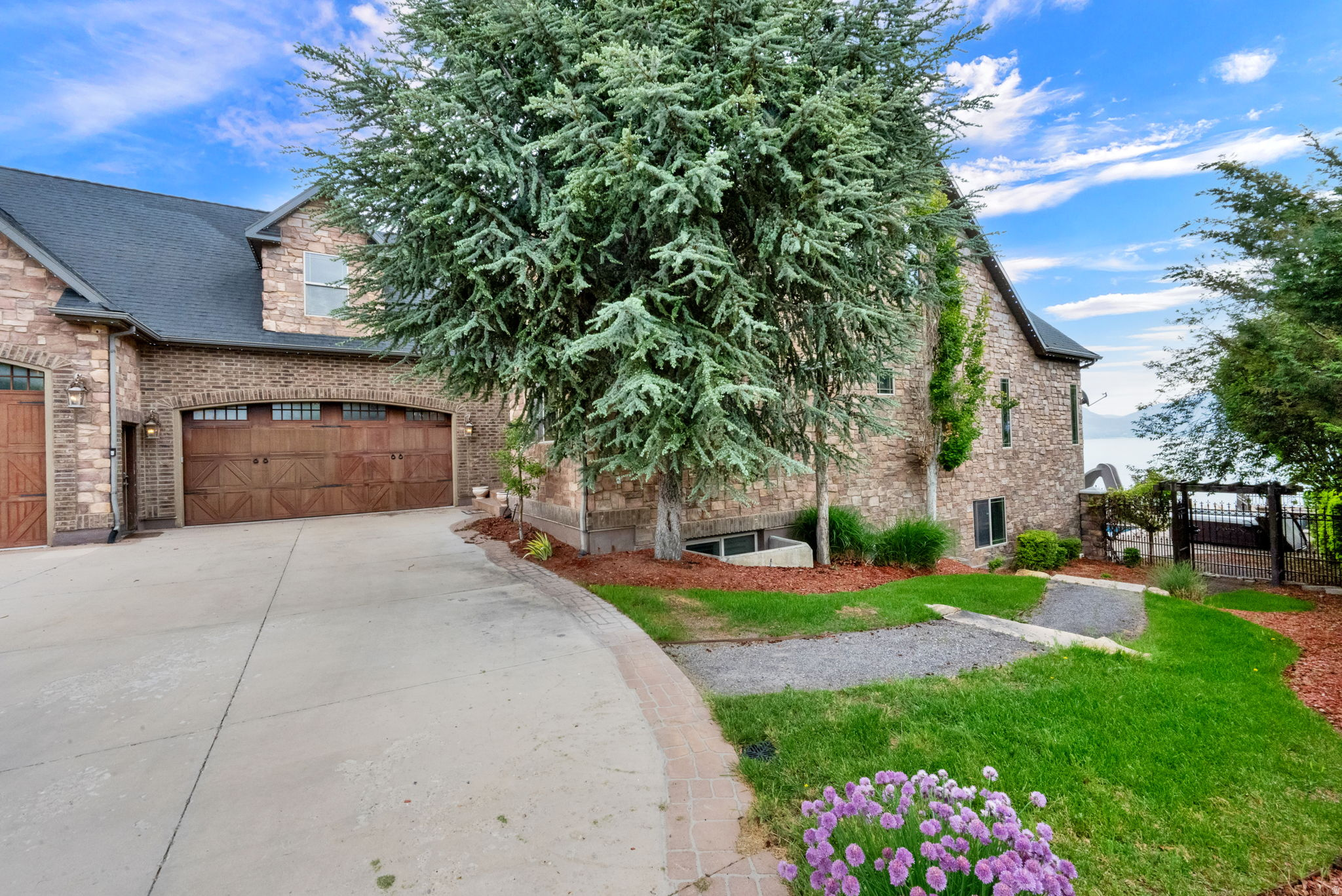 SARATOGA SPRINGS - Residential