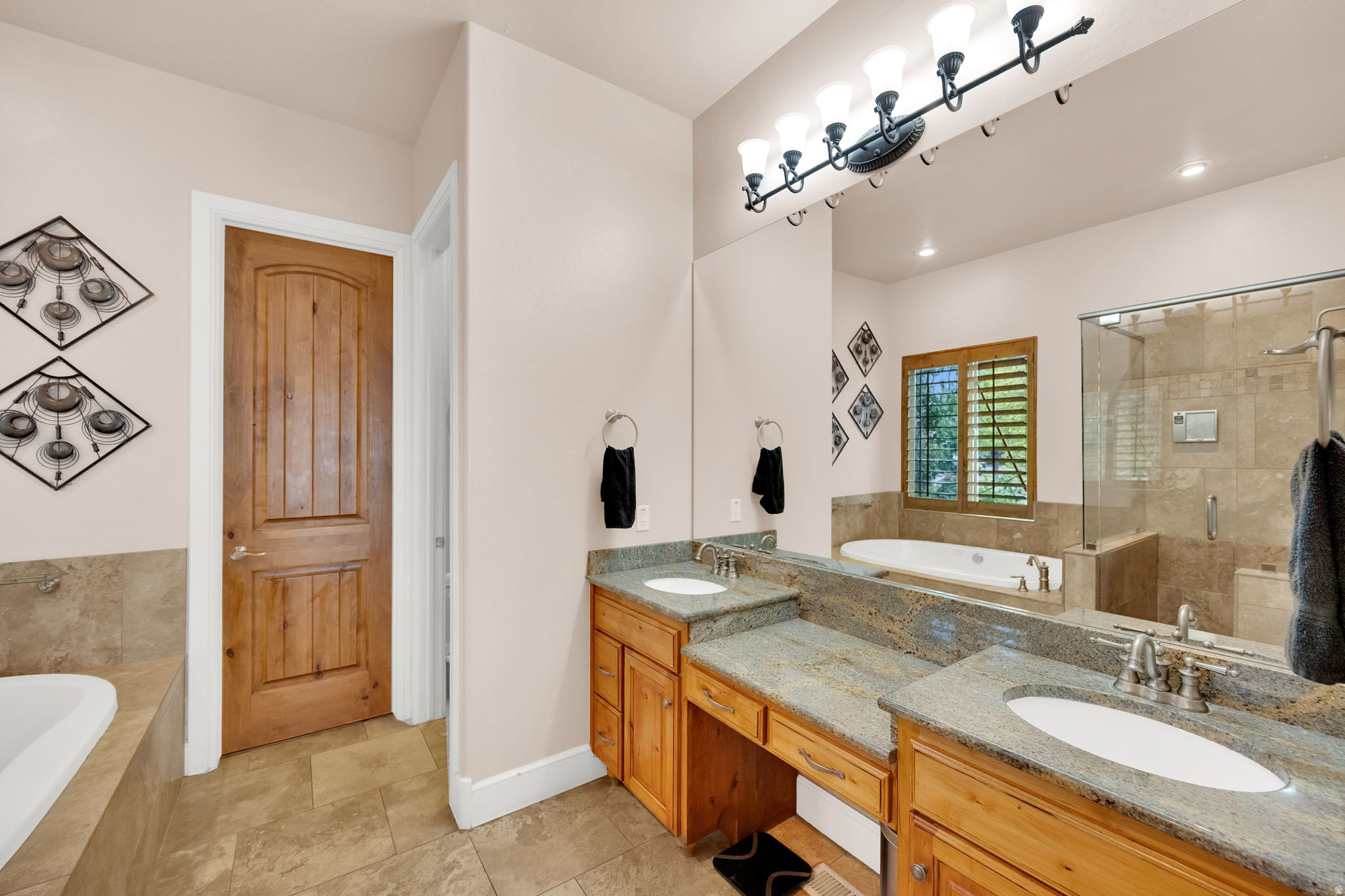 SARATOGA SPRINGS - Residential