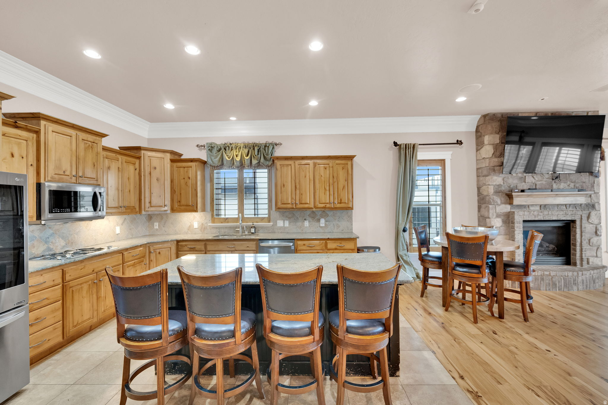 SARATOGA SPRINGS - Residential