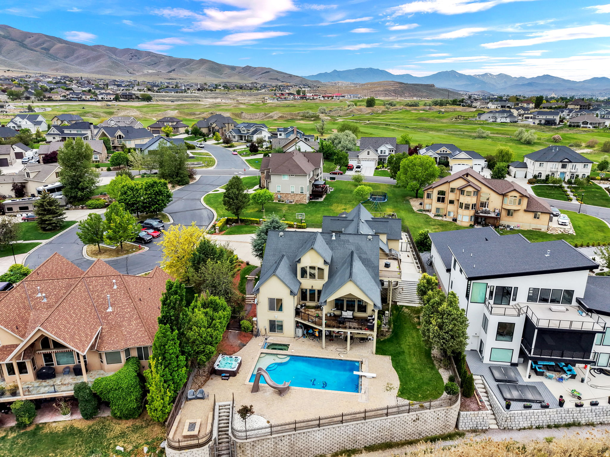 SARATOGA SPRINGS - Residential