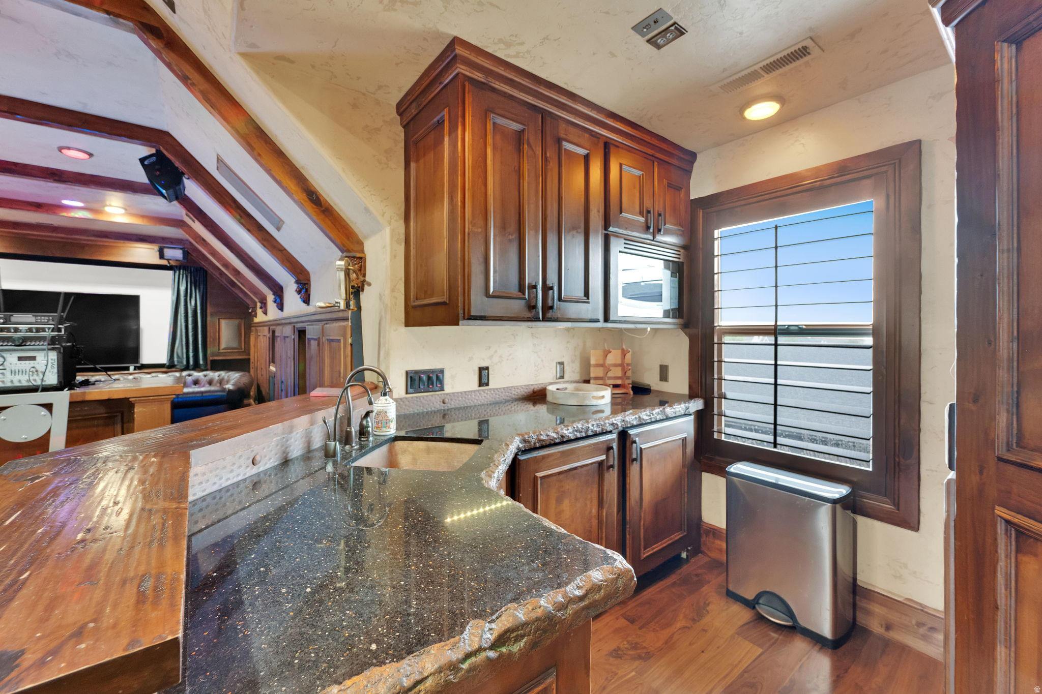 SARATOGA SPRINGS - Residential
