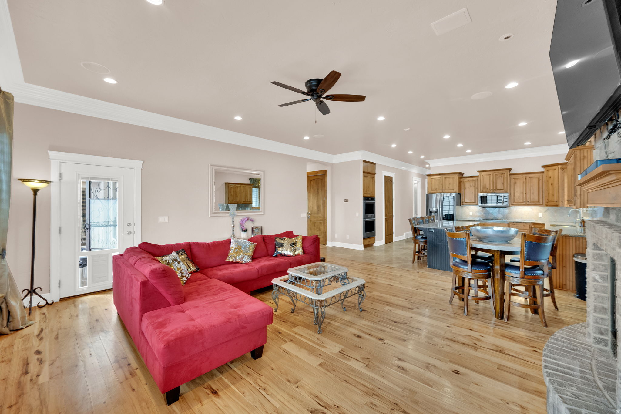 SARATOGA SPRINGS - Residential