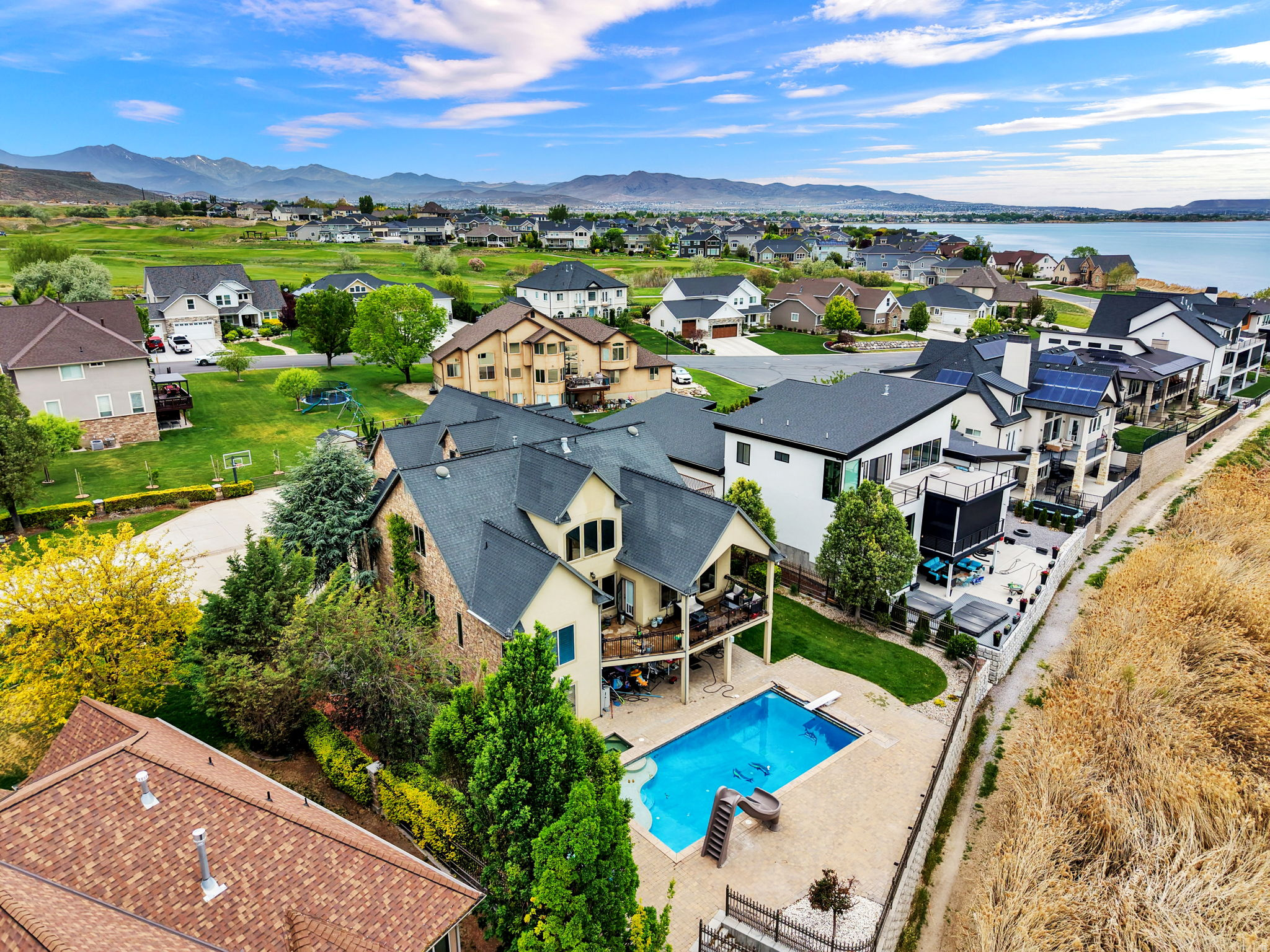 SARATOGA SPRINGS - Residential