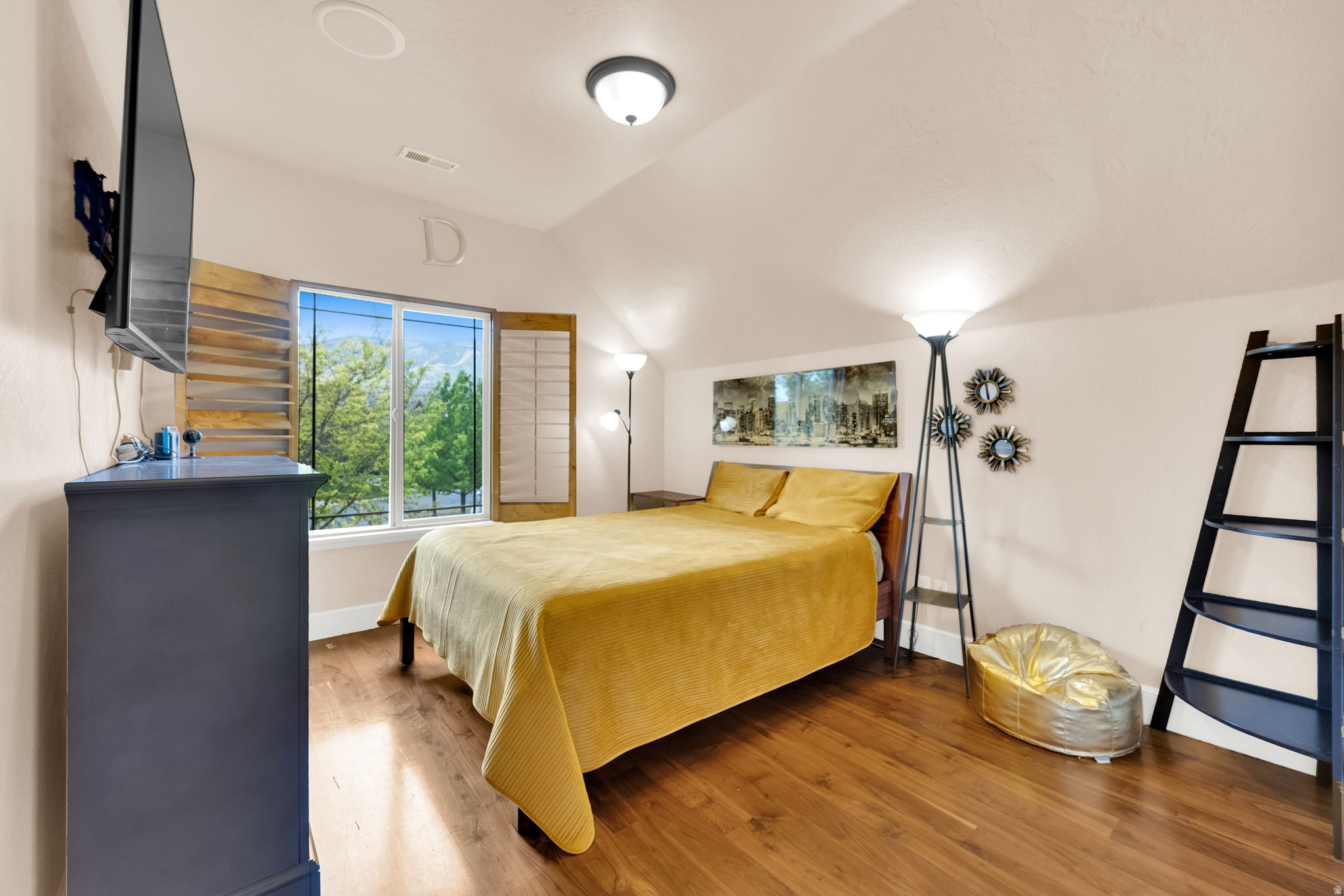 SARATOGA SPRINGS - Residential