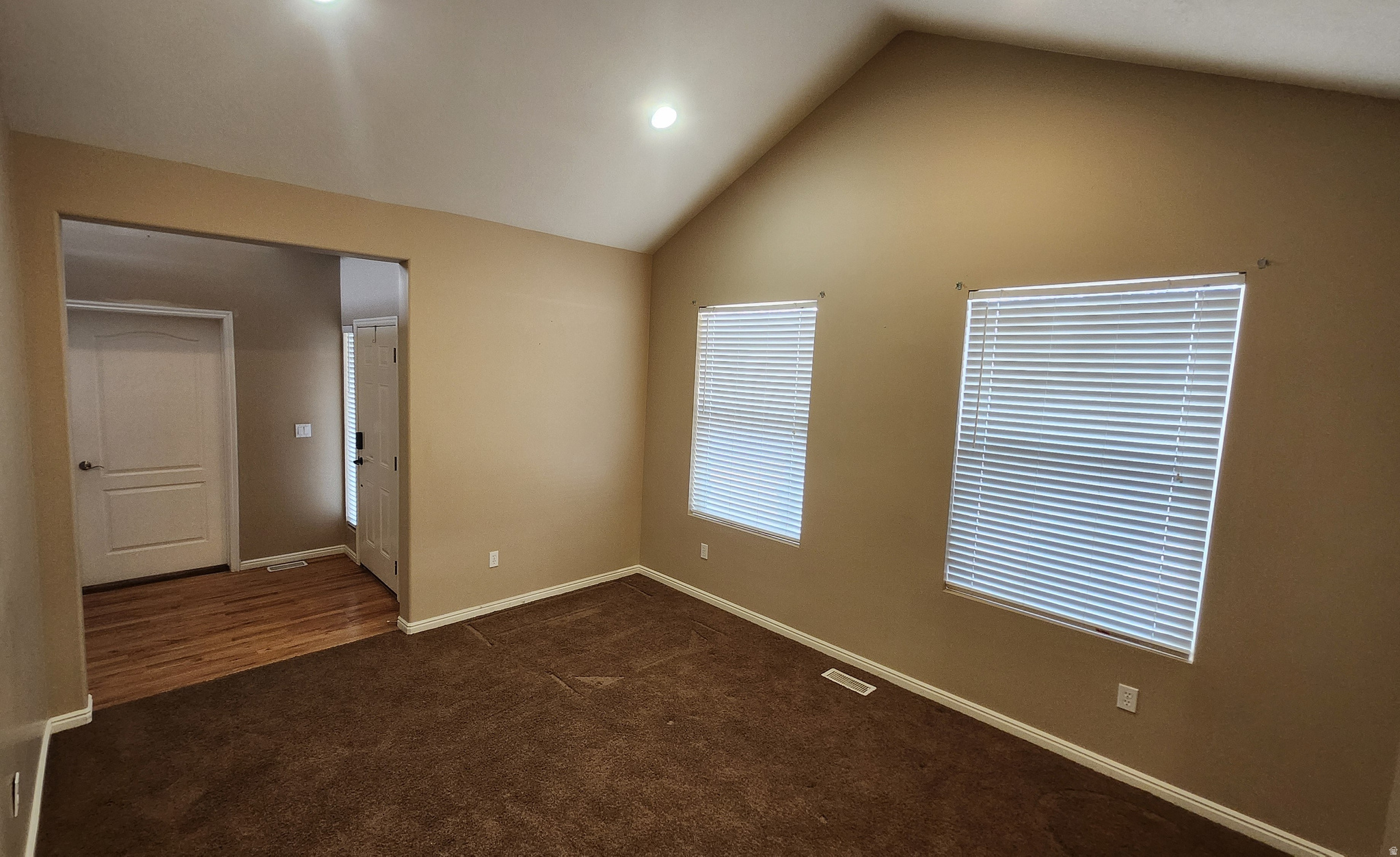 CASTLEWOOD - Residential