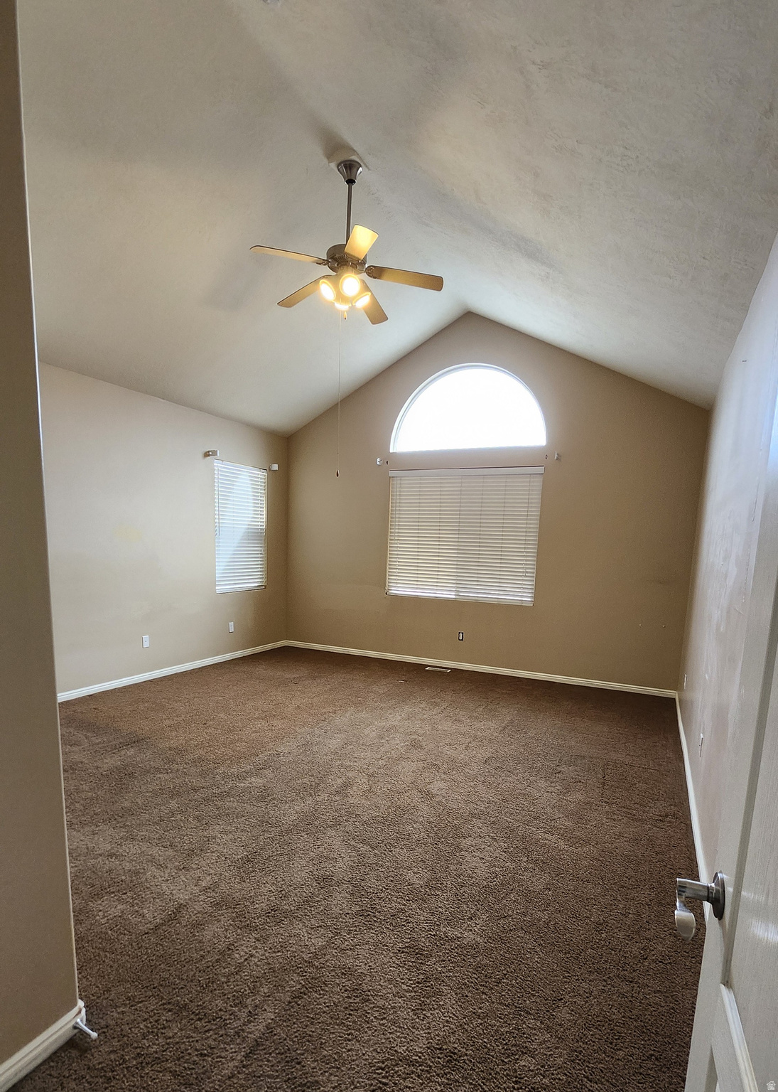 CASTLEWOOD - Residential