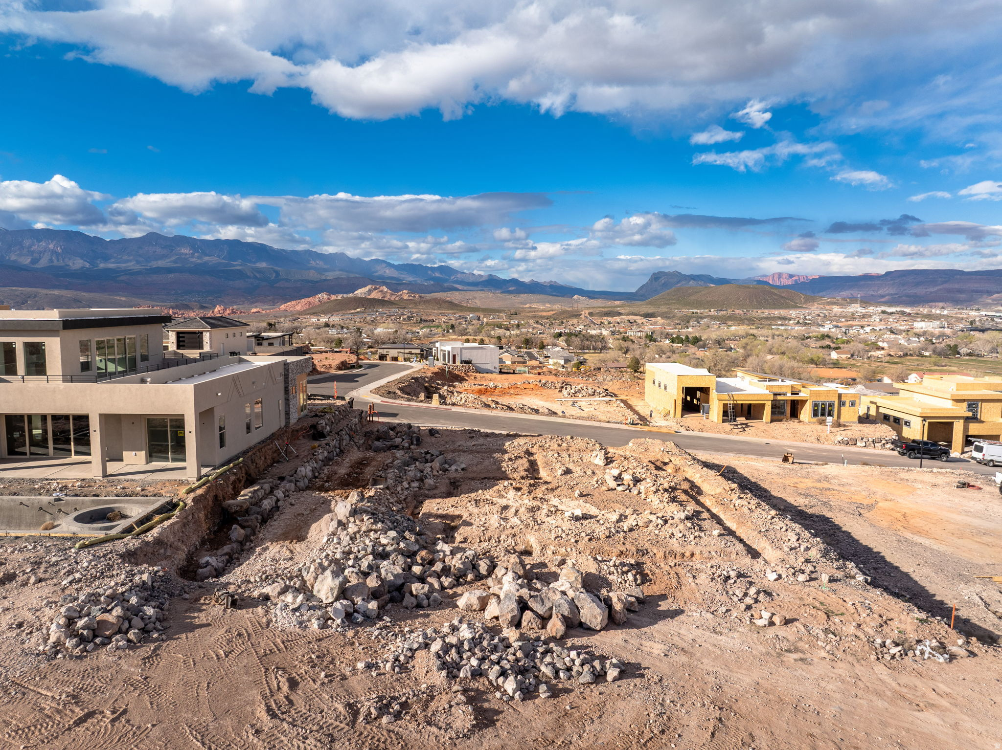 MOUNTAIN VIEW ESTATES - Residential