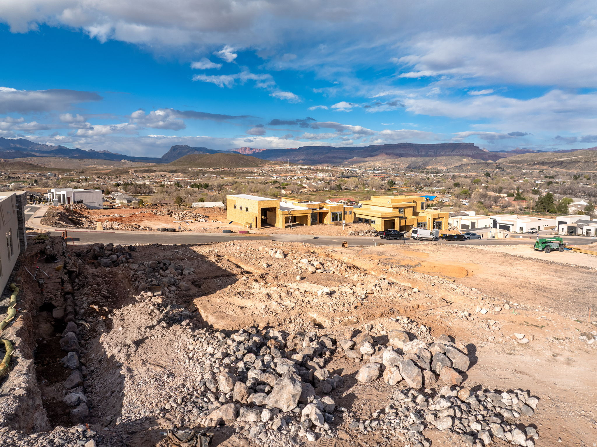 MOUNTAIN VIEW ESTATES - Residential