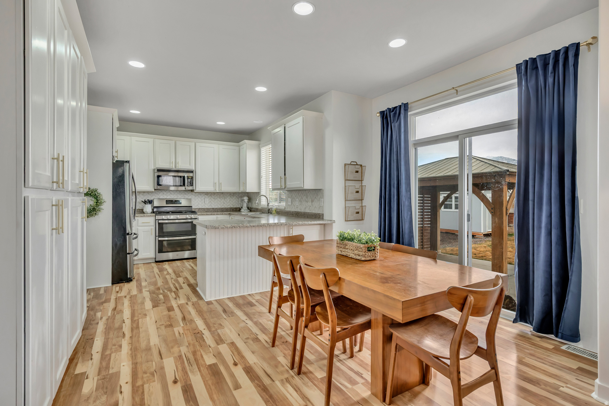 SPIRAL SPRINGS - Residential