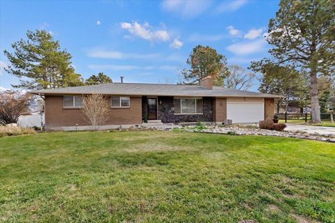 Photo of 12387 S MOUNTAIN VIEW DR, Riverton, UT 84065 (MLS # 2127532)