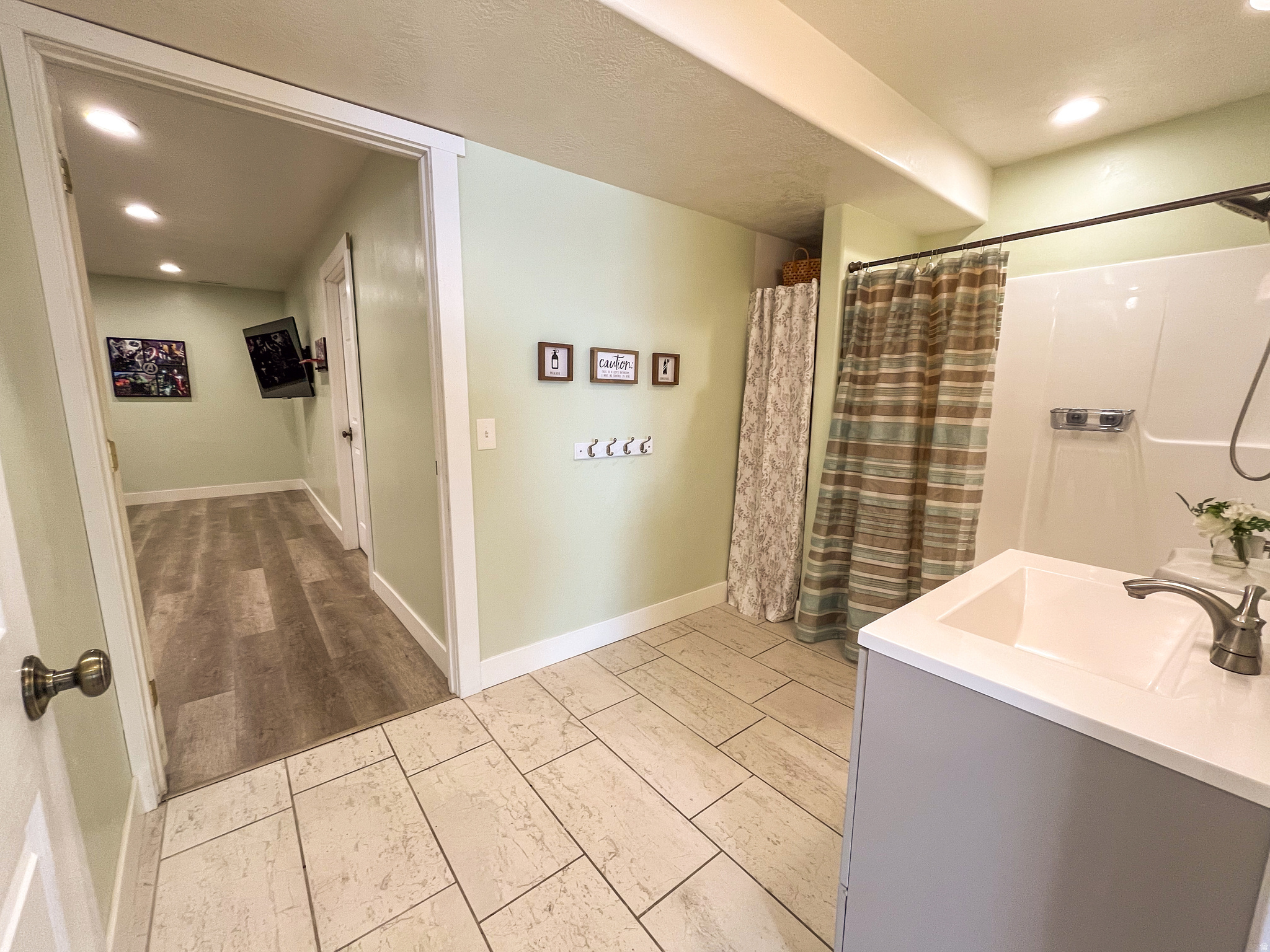 THE BENCHES SOUTH RI - Residential