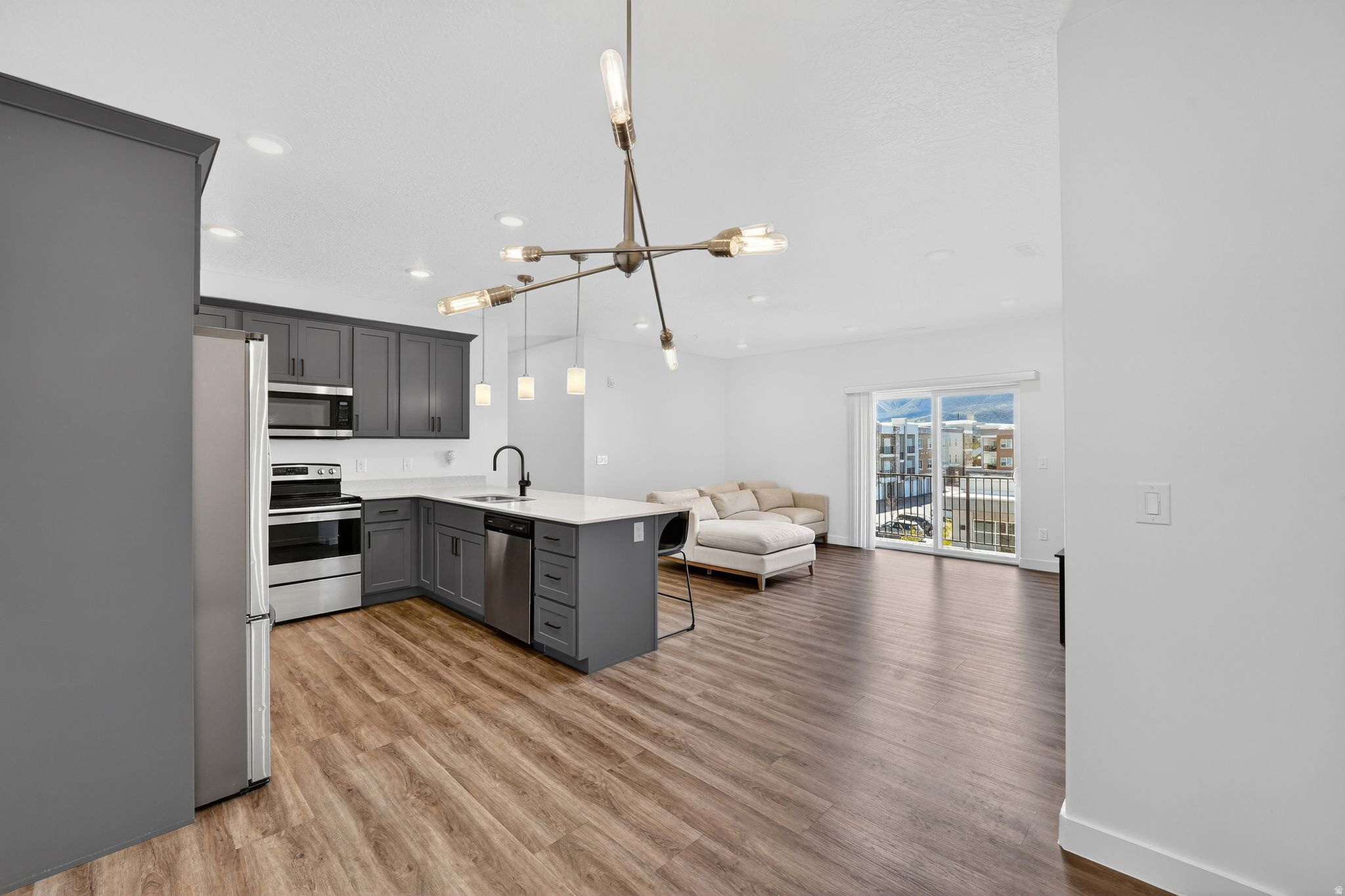 VISTA VIEW CONDOMINI - Residential