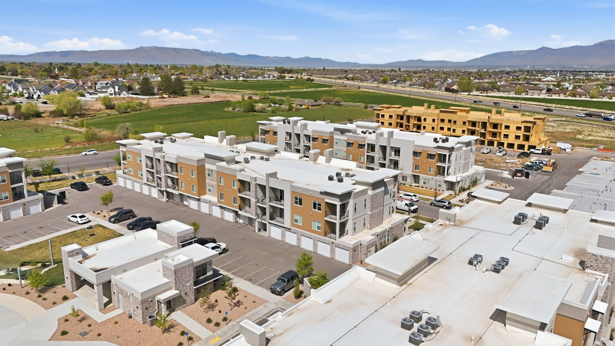 VISTA VIEW CONDOMINI - Residential