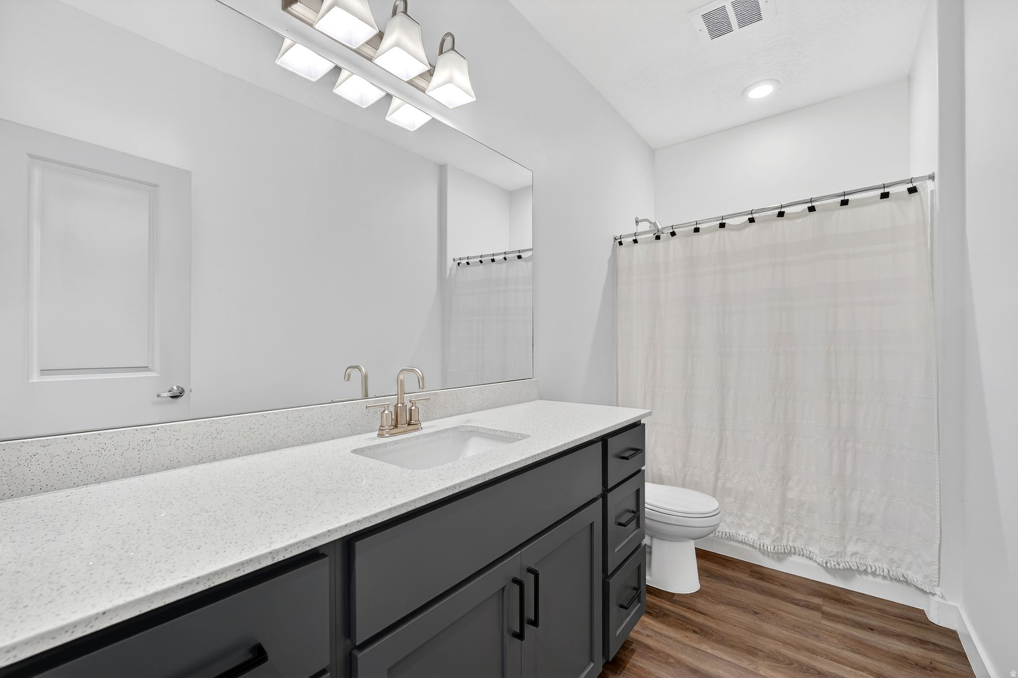 VISTA VIEW CONDOMINI - Residential