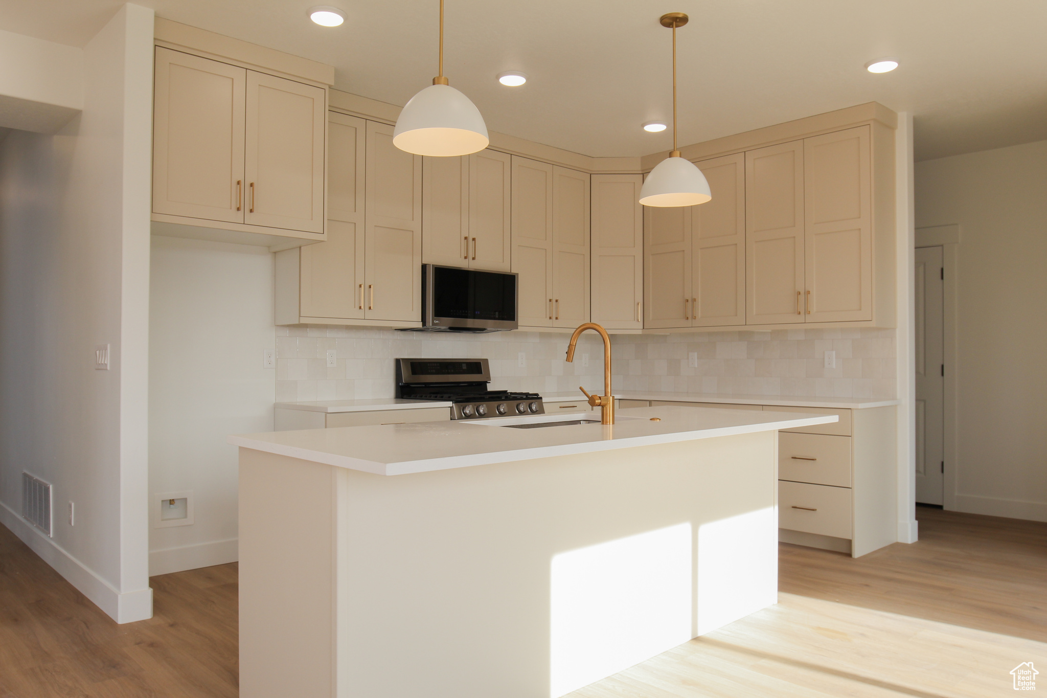 612 E 2450, North Logan, Utah image 8