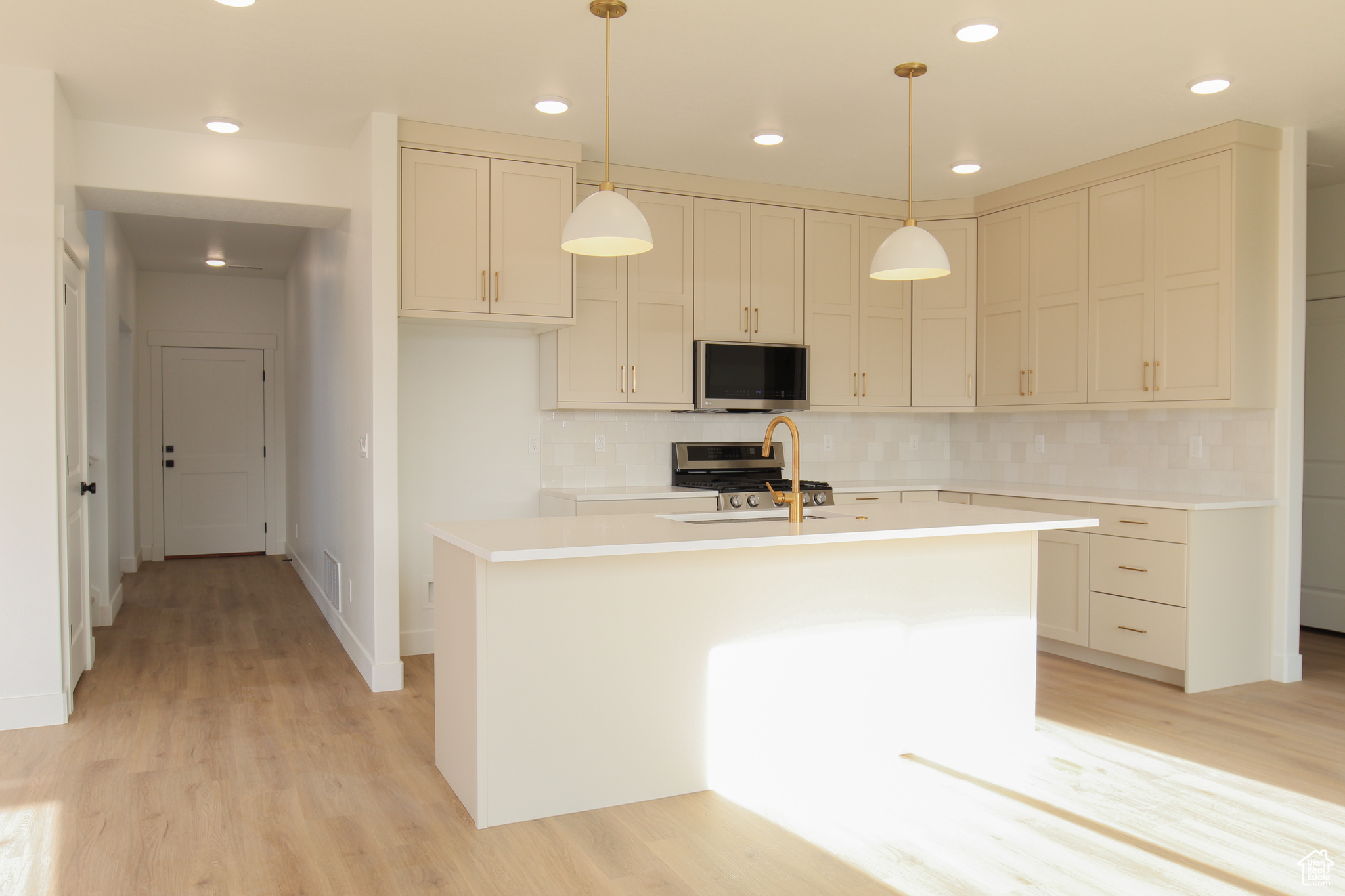 612 E 2450, North Logan, Utah image 9