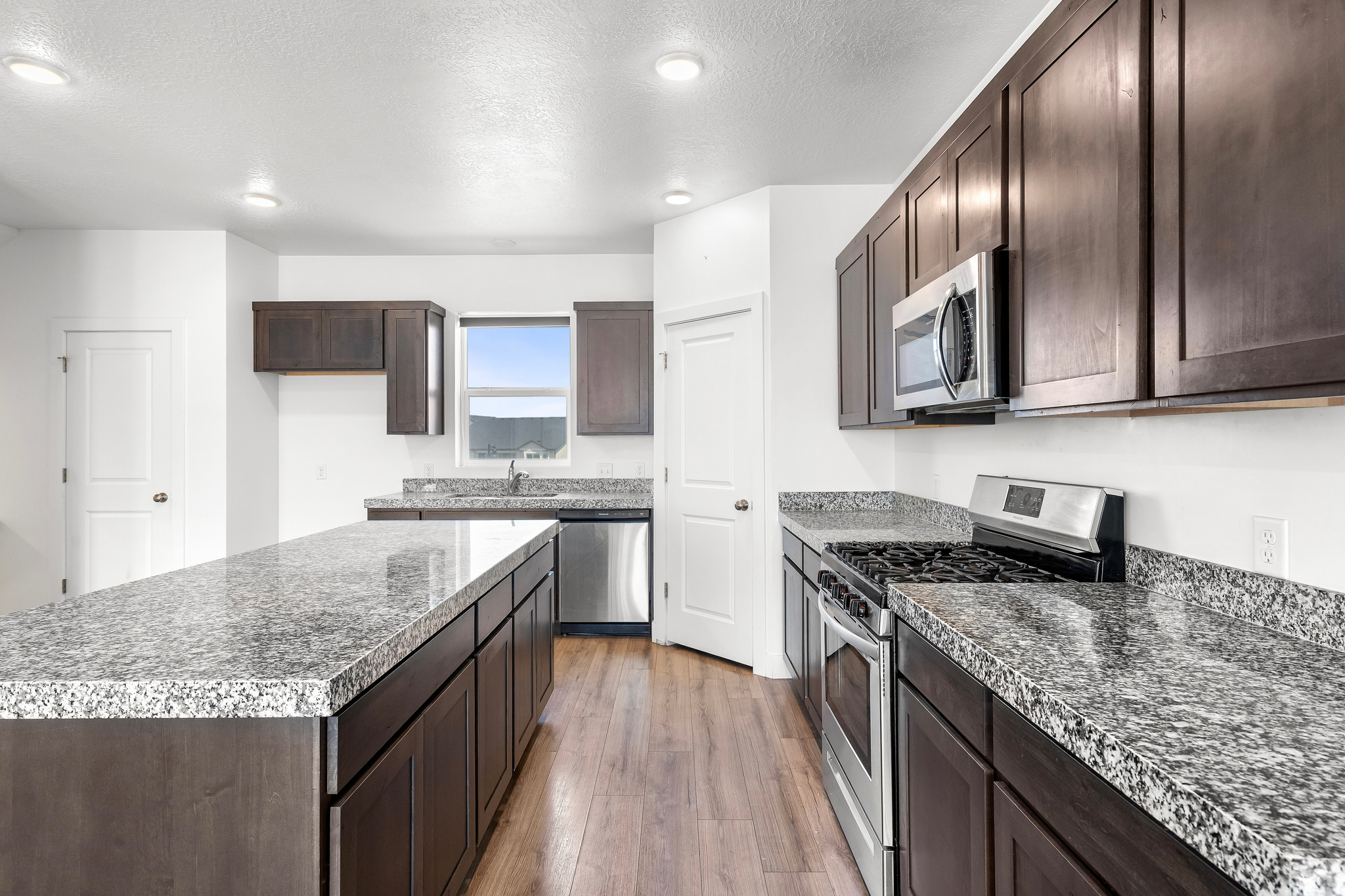 THE TOWNS AT BRYLEE FARMS - Residential