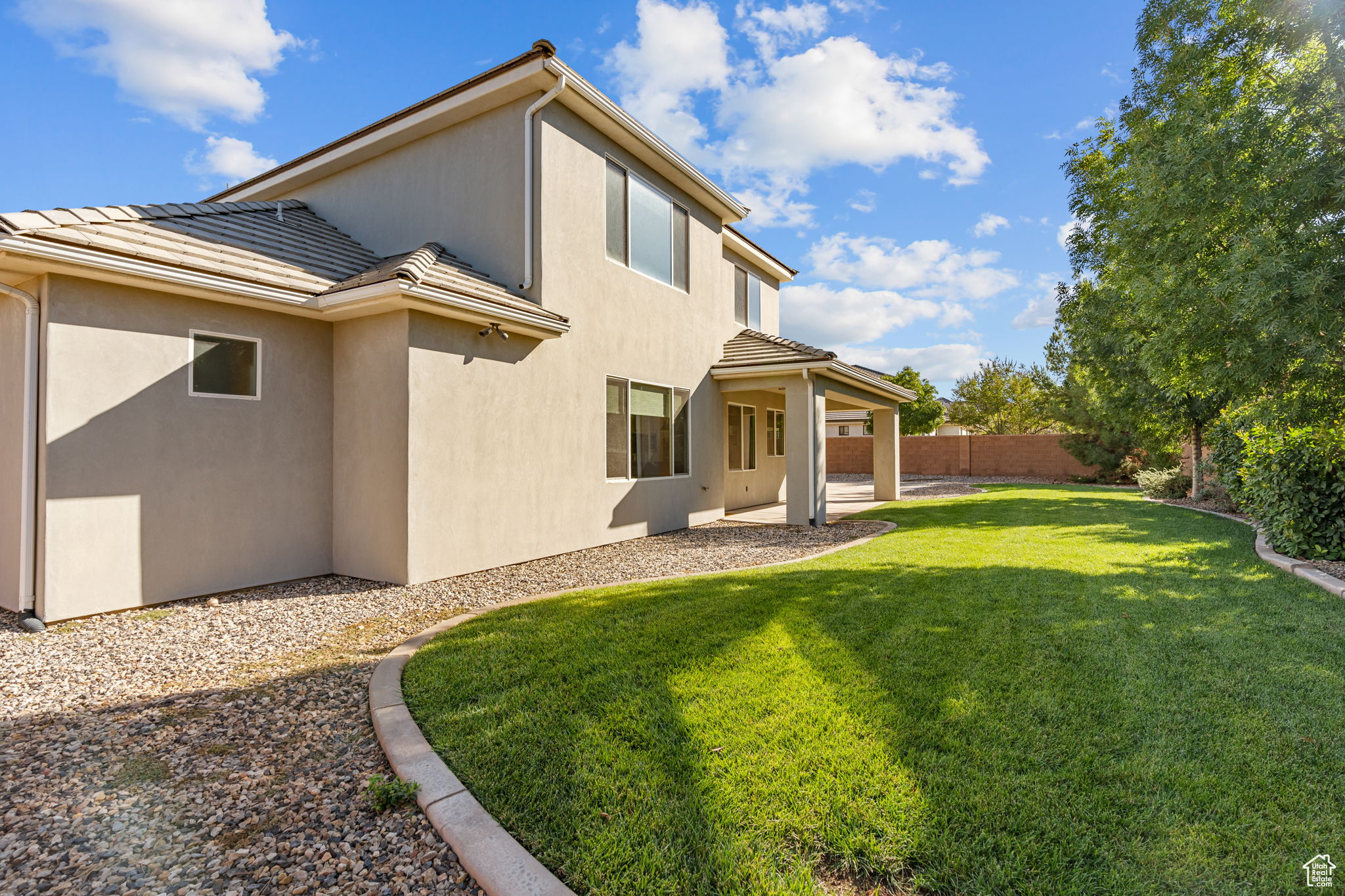 FIELDSTONE - Residential