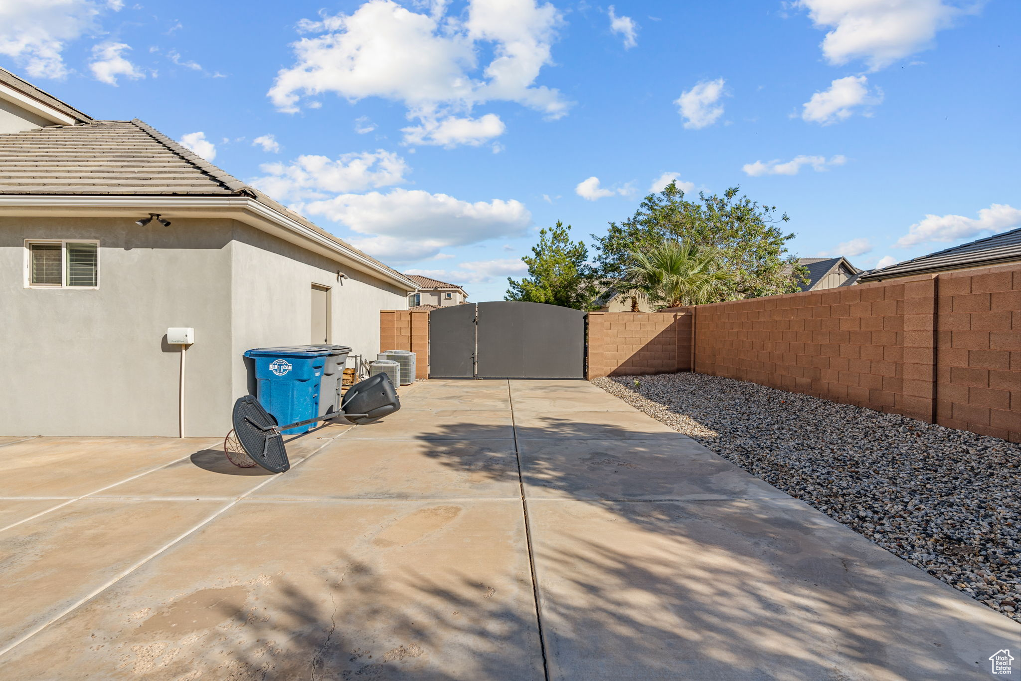 FIELDSTONE - Residential