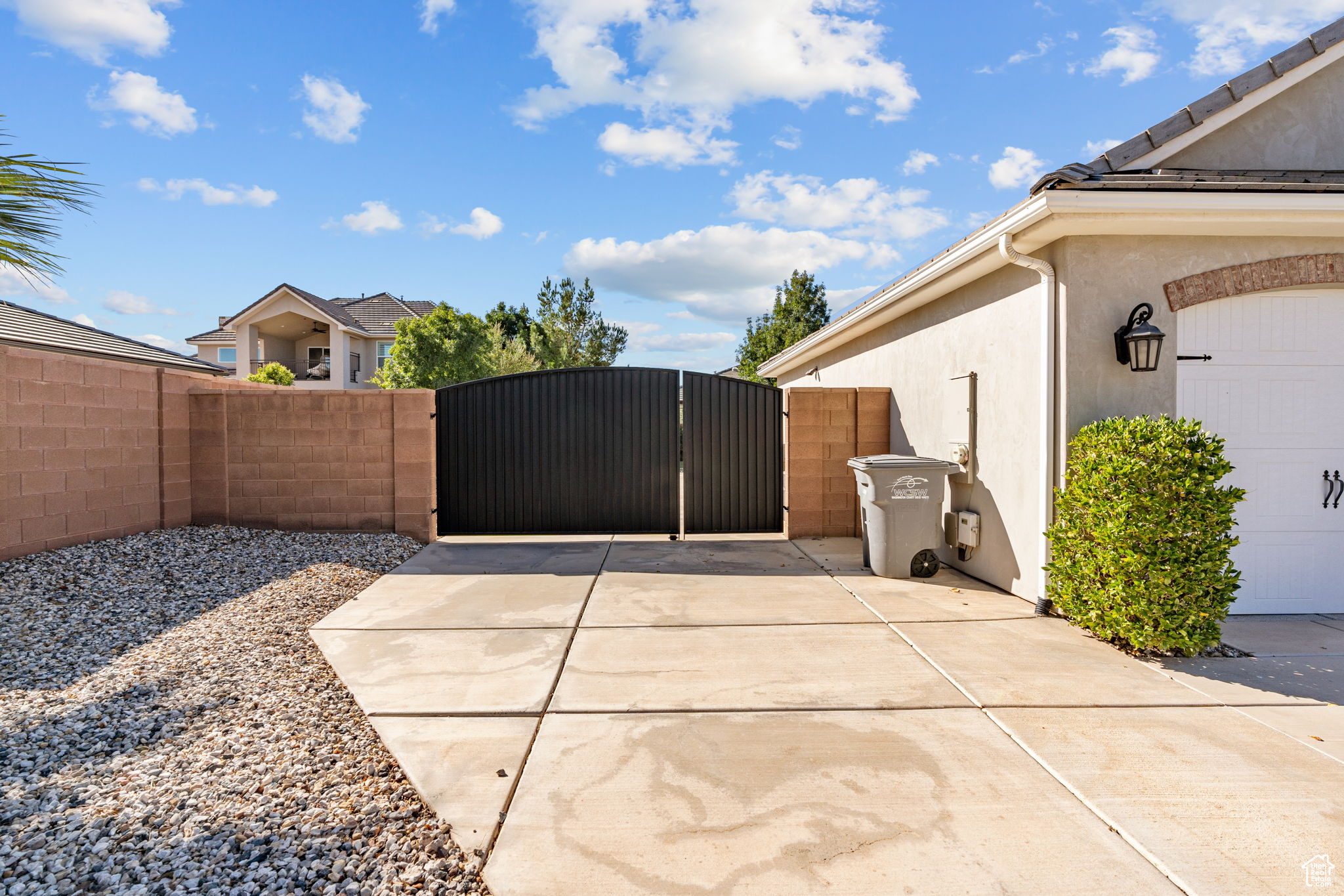 FIELDSTONE - Residential