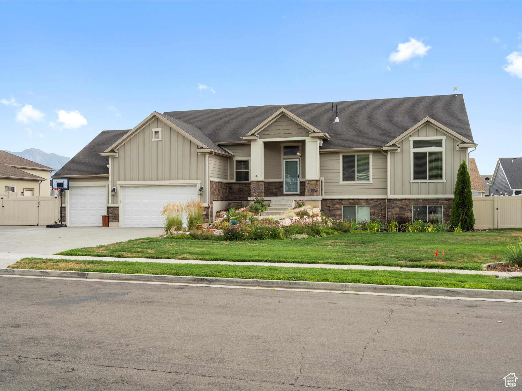 FOX MEADOWS - Residential