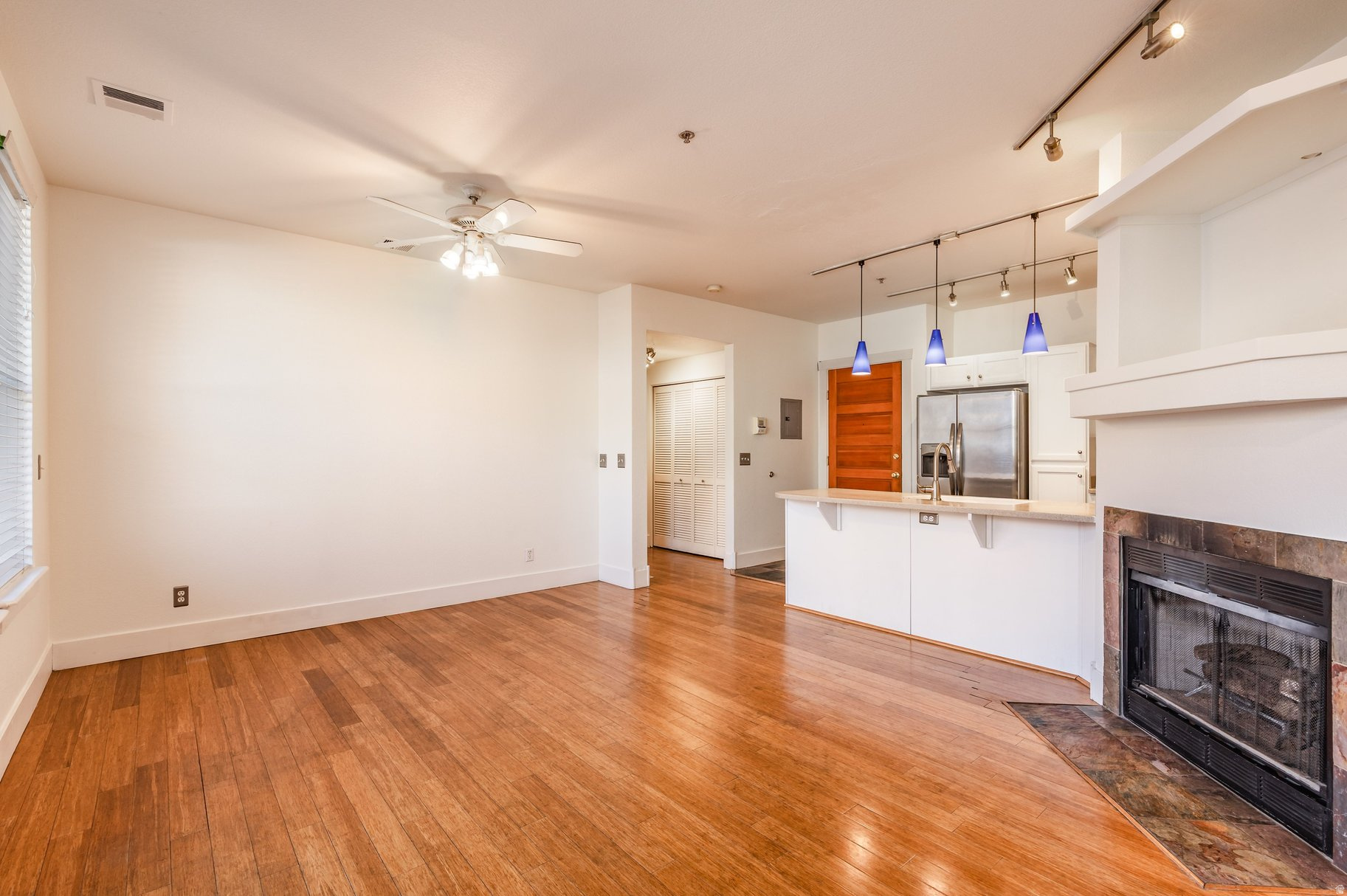 PINEBROOK POINTE CONDOMINIUMS - Residential Lease