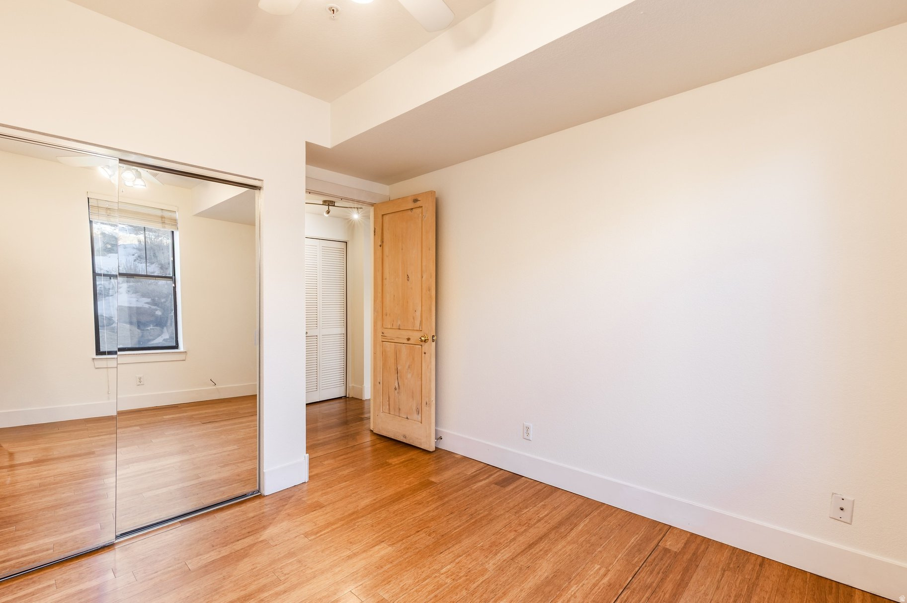 PINEBROOK POINTE CONDOMINIUMS - Residential Lease