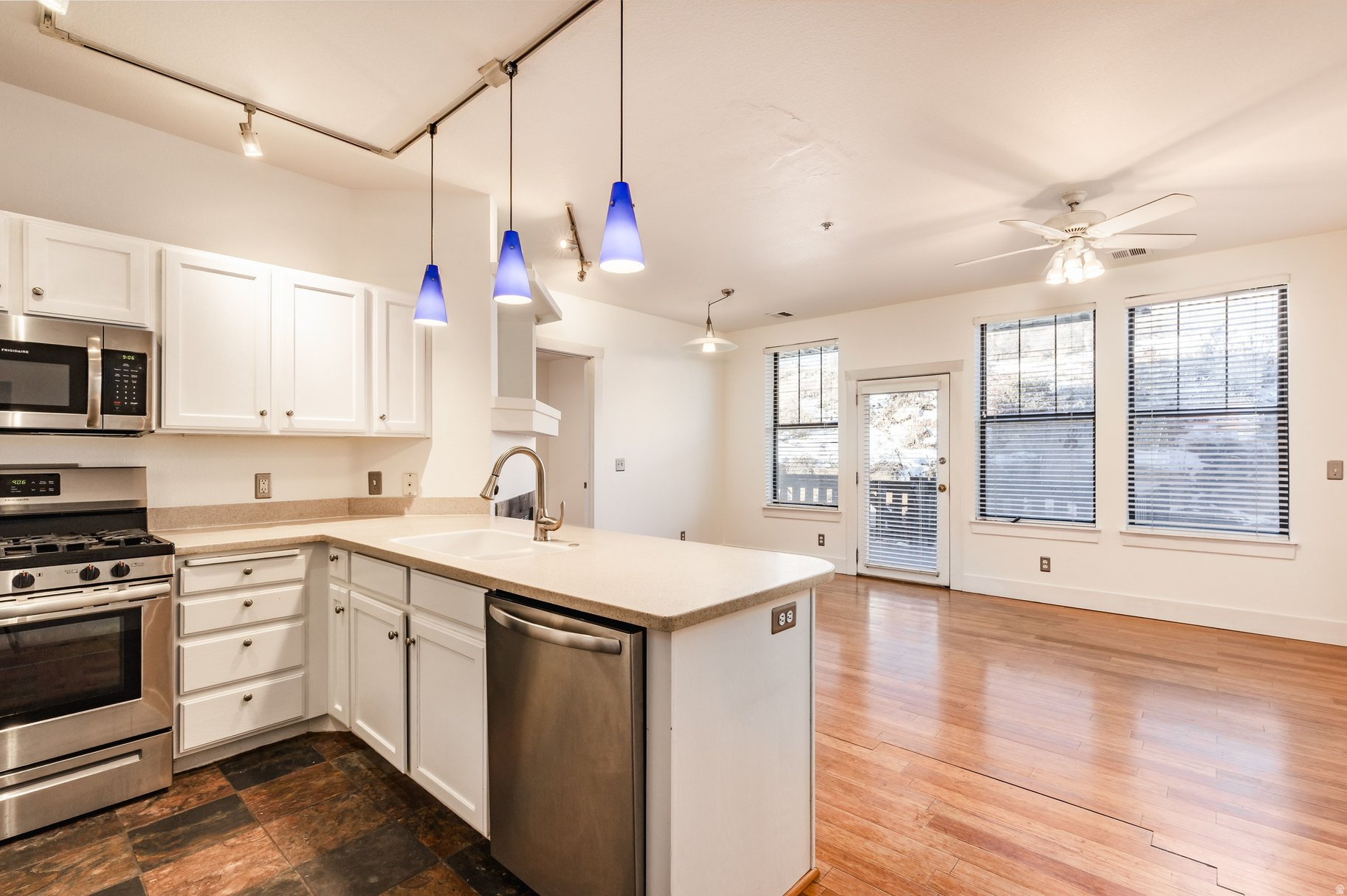 PINEBROOK POINTE CONDOMINIUMS - Residential Lease