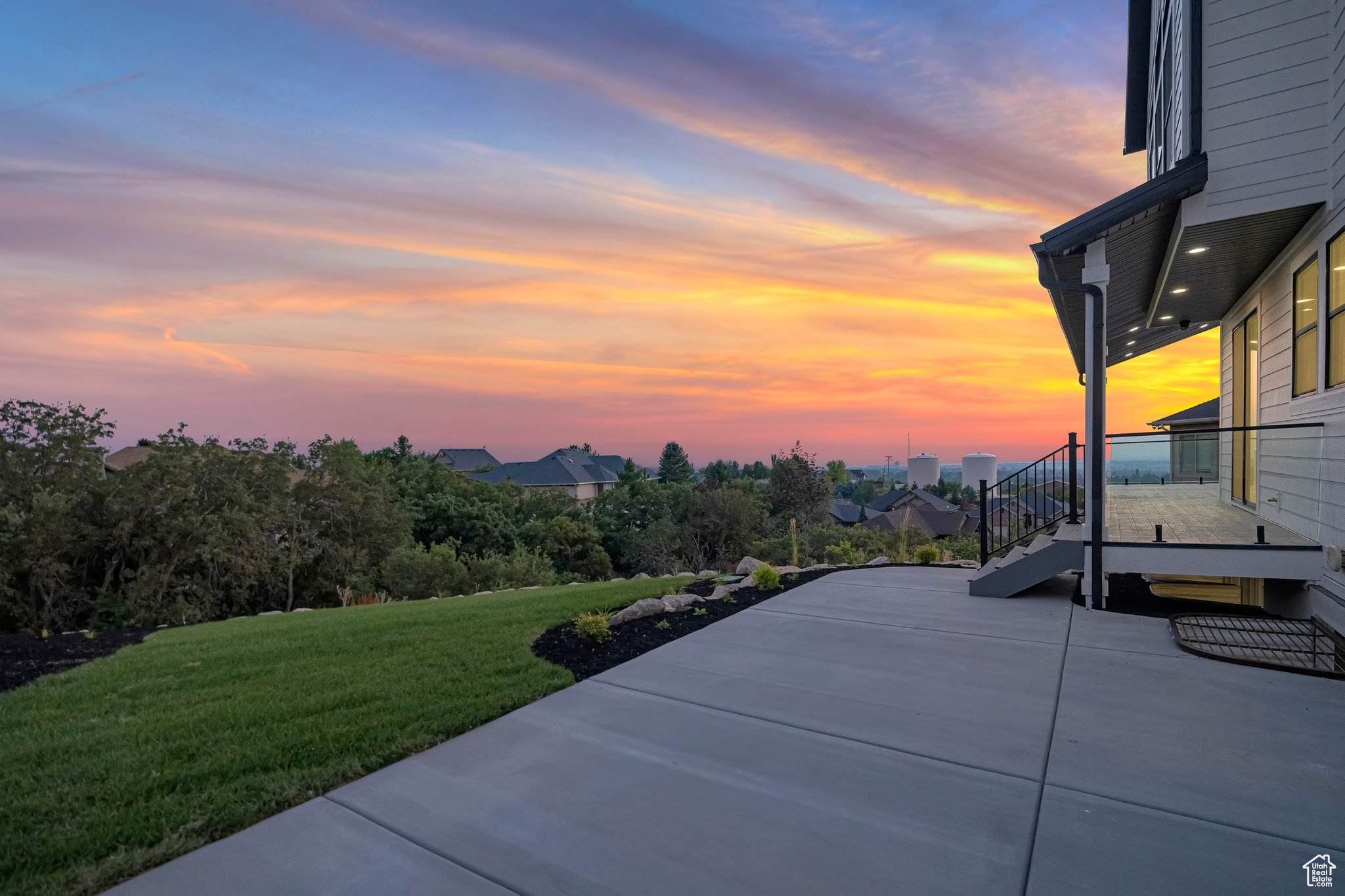 POINTE AT STONE MOUNTAIN - Residential