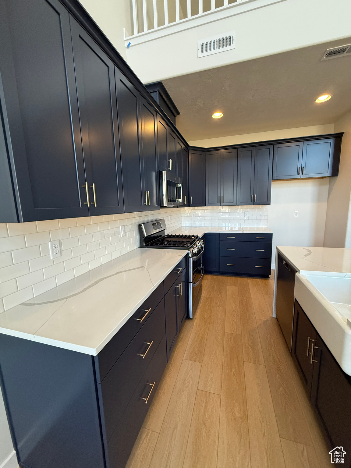 MEADOWBROOK - Residential