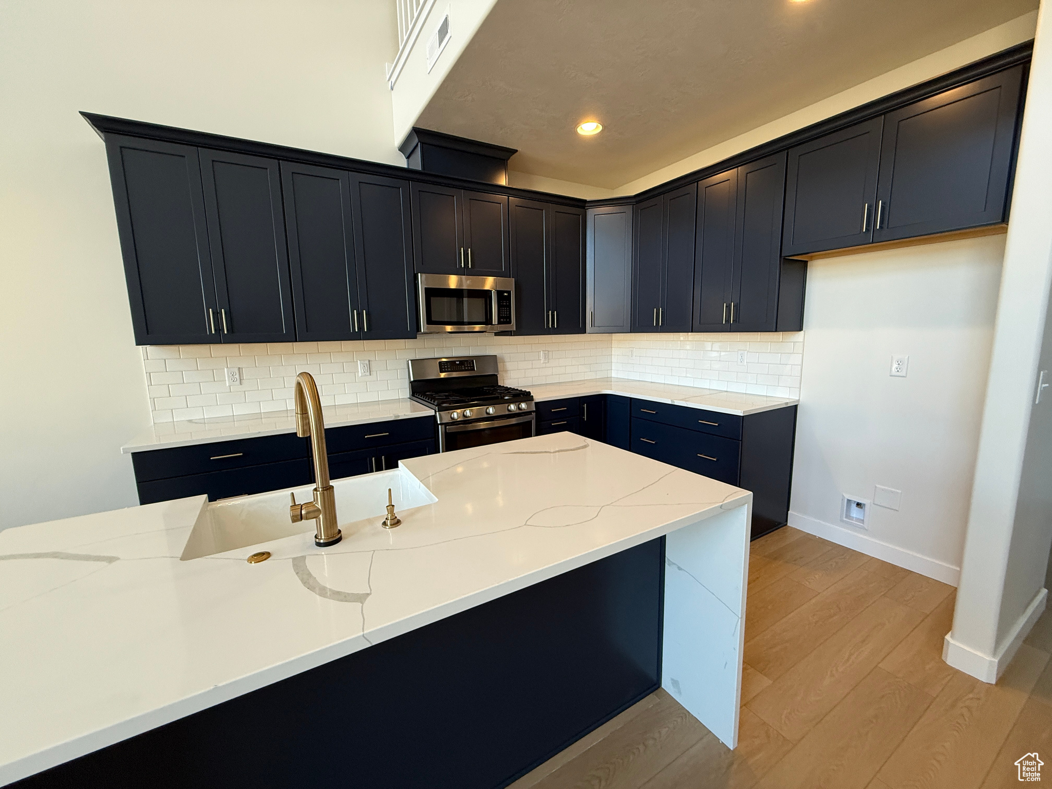 MEADOWBROOK - Residential