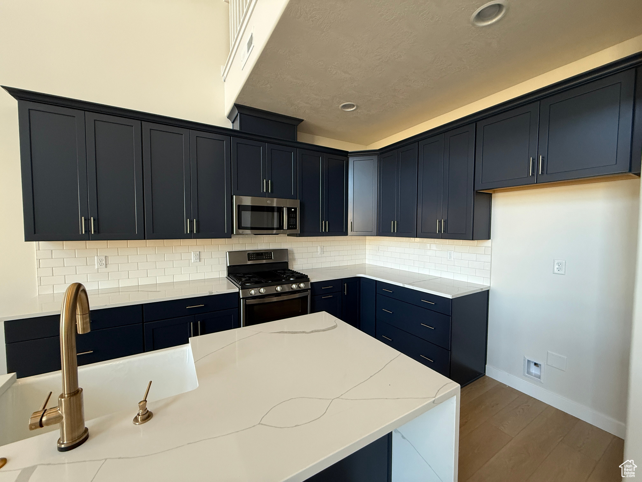 MEADOWBROOK - Residential