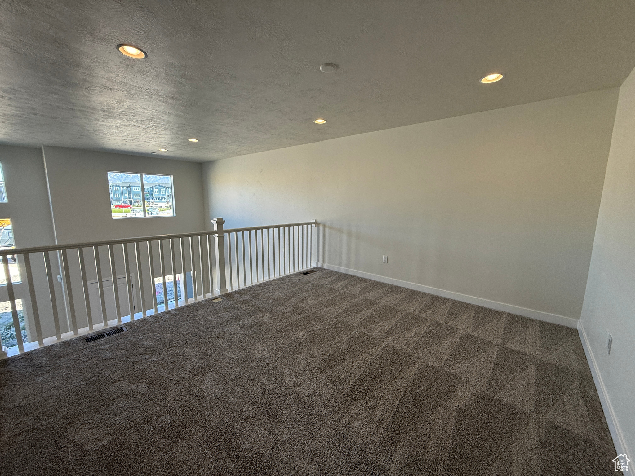 MEADOWBROOK - Residential