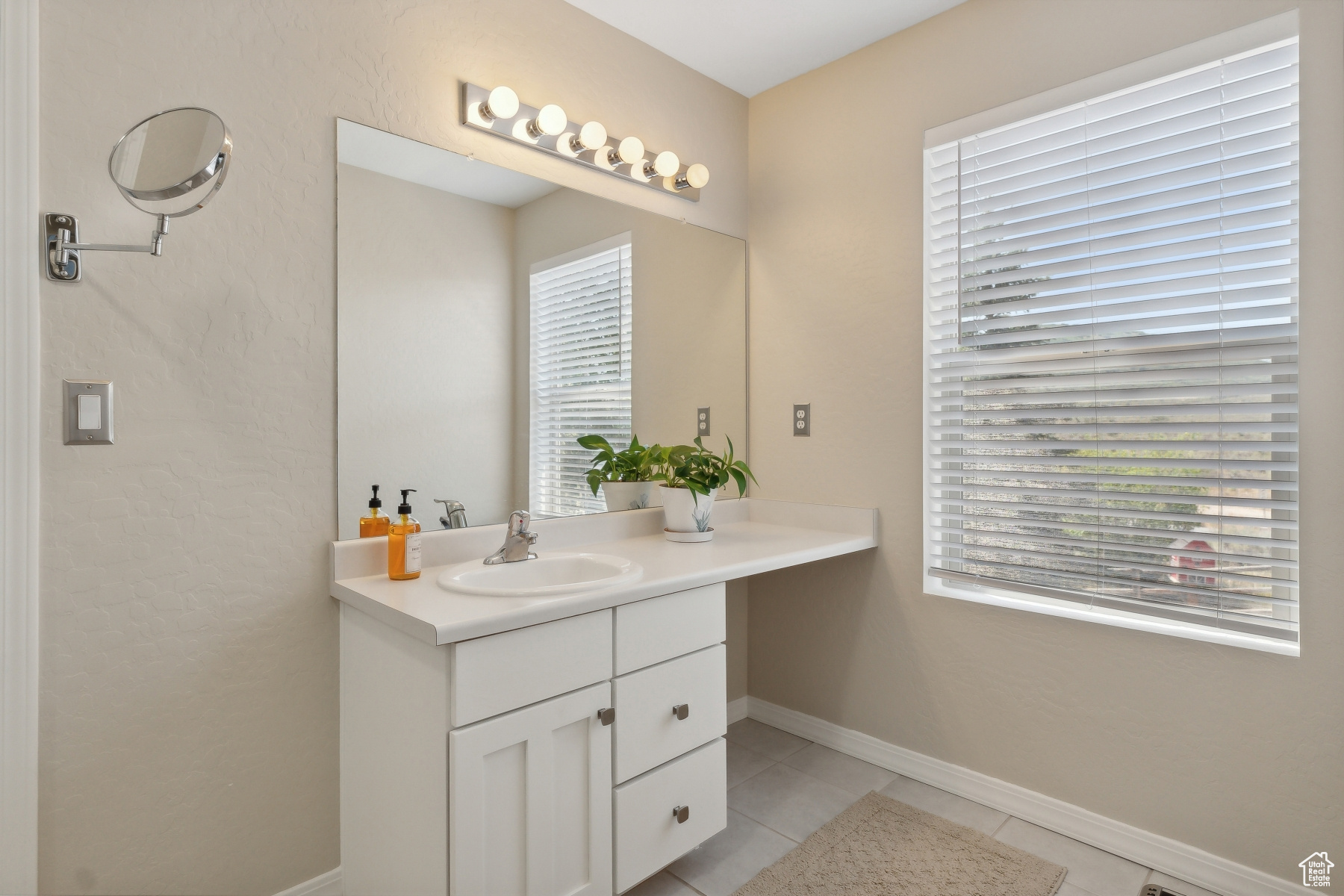 Park City, Utah 84098, United States, 4 Bedrooms Bedrooms, ,4 BathroomsBathrooms,Residential,Pending,50419