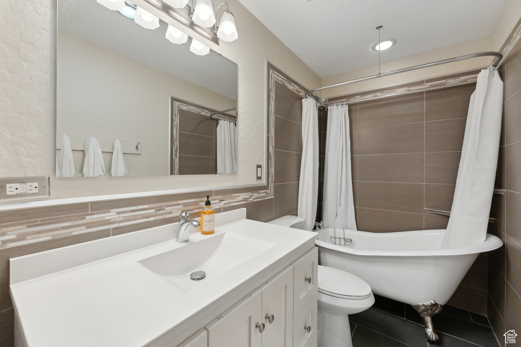 Park City, Utah 84098, United States, 4 Bedrooms Bedrooms, ,4 BathroomsBathrooms,Residential,Pending,50419