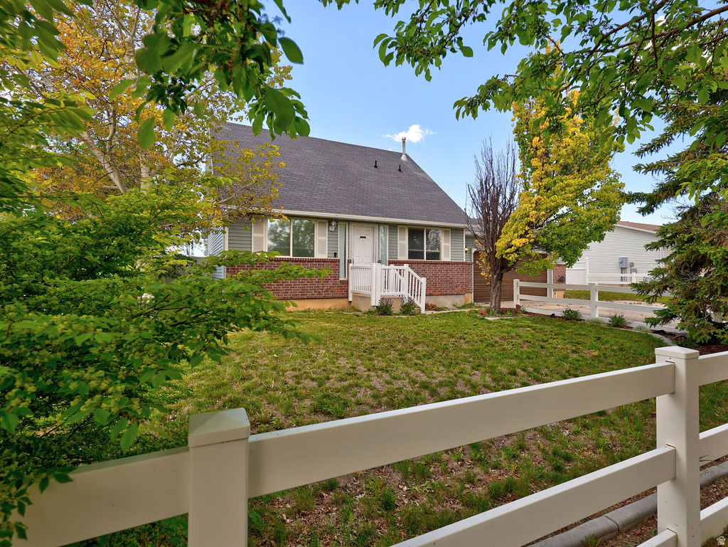 ROYAL MEADOWS - Residential