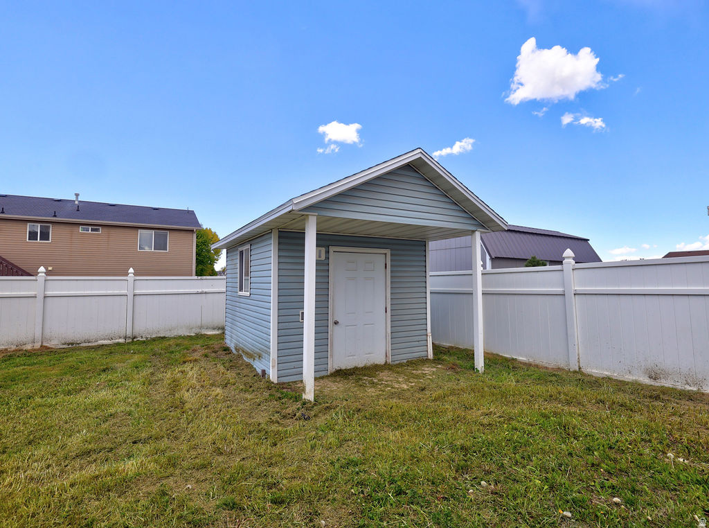 ROYAL MEADOWS - Residential