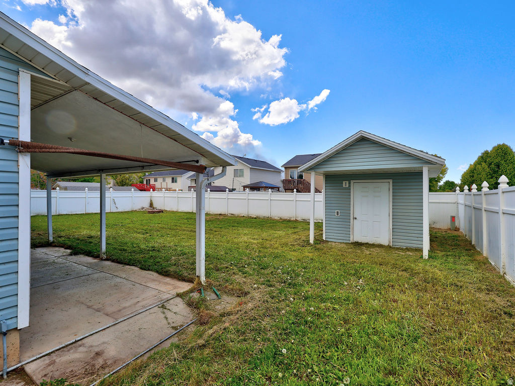 ROYAL MEADOWS - Residential
