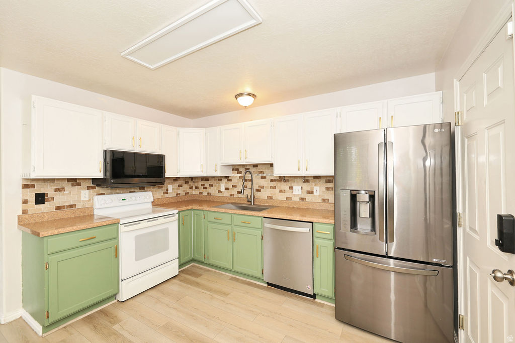 ROYAL MEADOWS - Residential