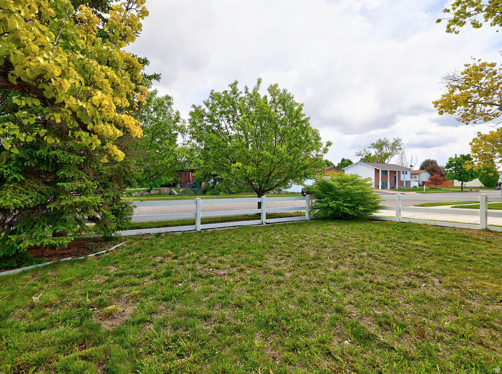 ROYAL MEADOWS - Residential