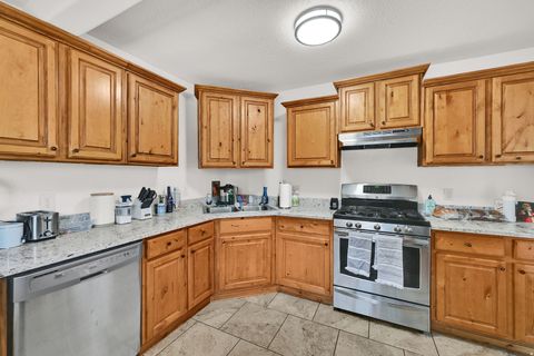 Tiny photo for 2150 S FILLMORE AVE E, Ogden, UT 84401 (MLS # 2139164)