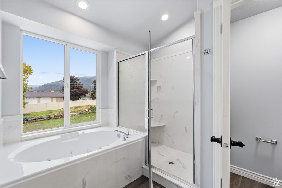 TWIN GARDENS - Residential