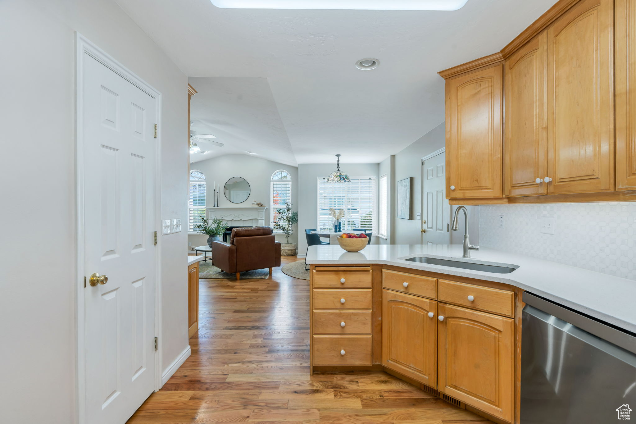 ROCK CANYON - Residential Income