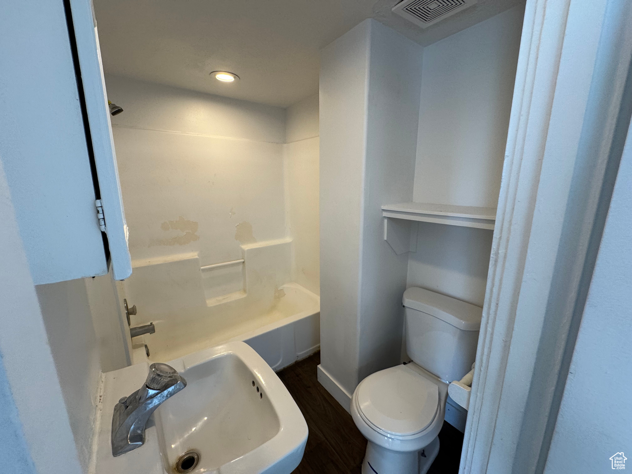 GARDEN APARTMENTS - Residential Income