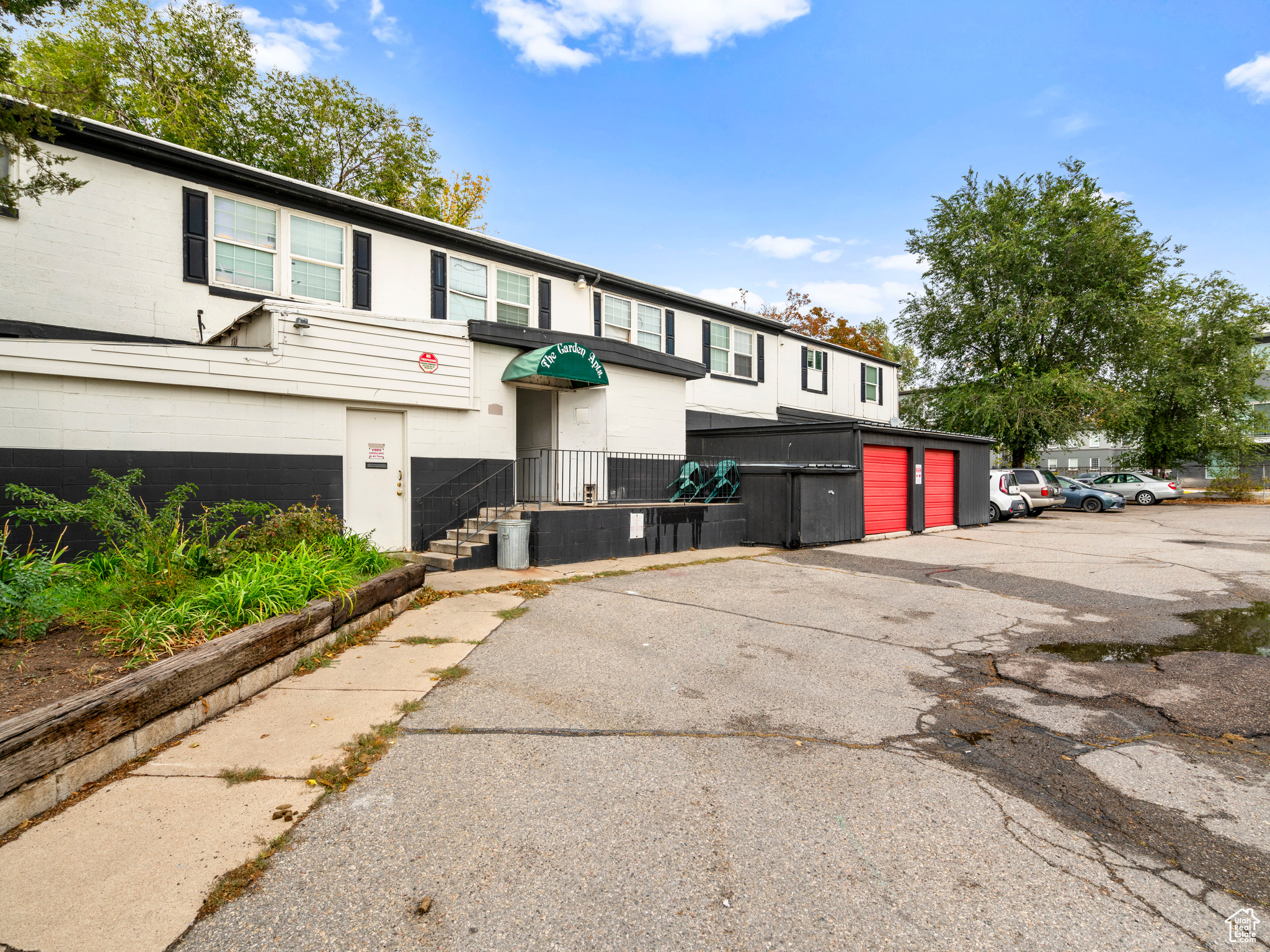 GARDEN APARTMENTS - Residential Income