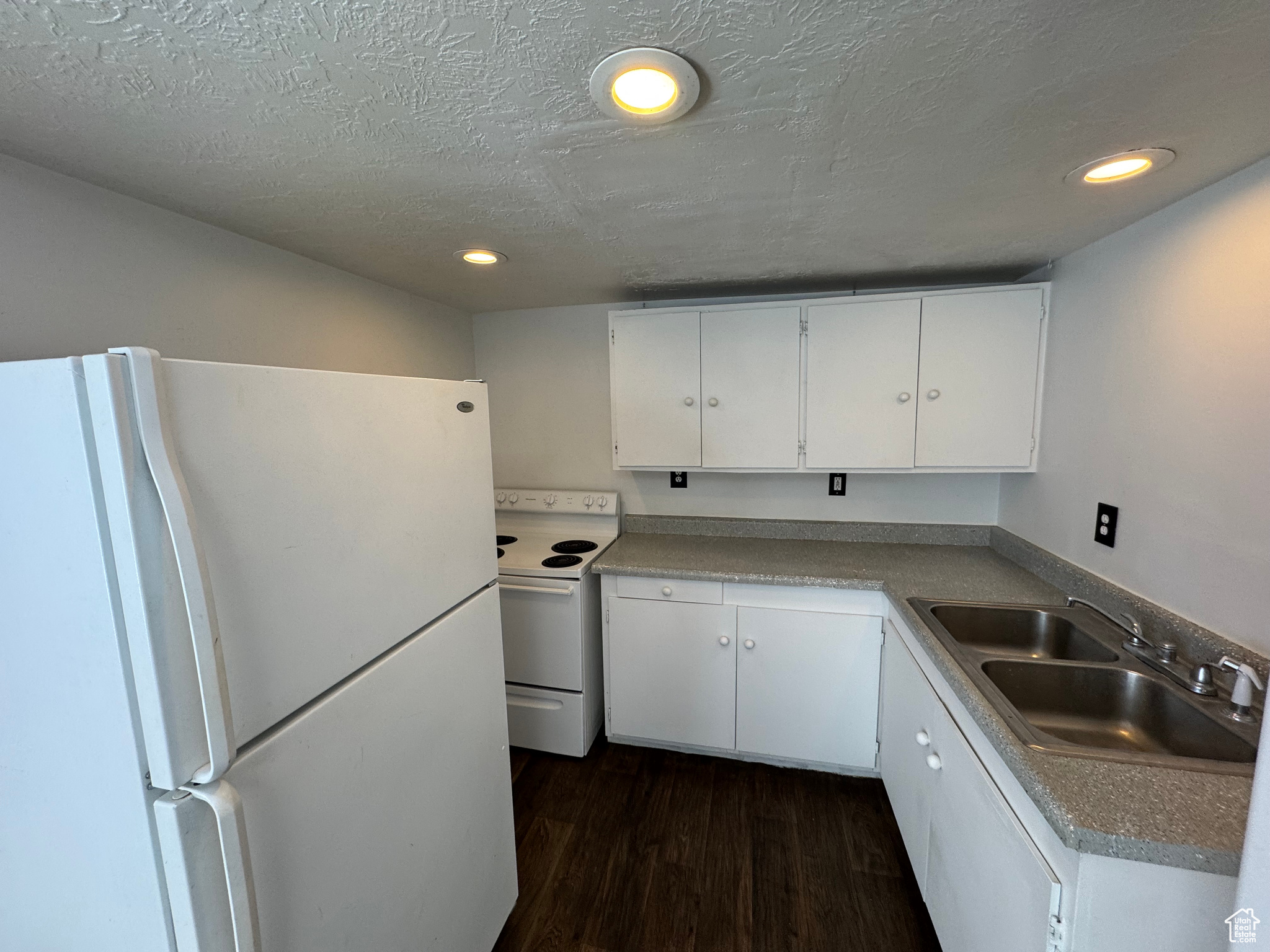 GARDEN APARTMENTS - Residential Income