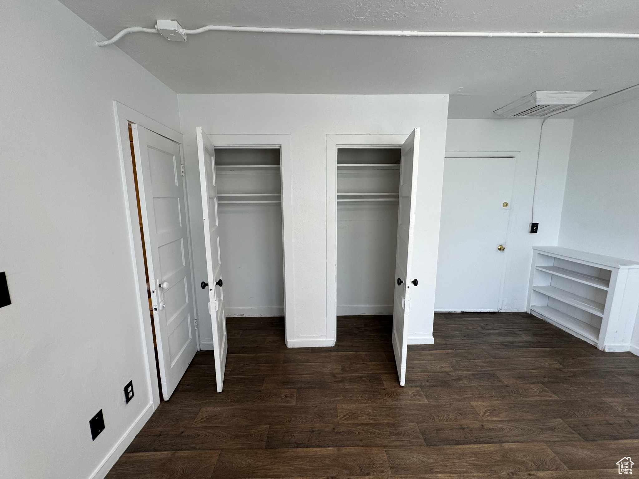 GARDEN APARTMENTS - Residential Income